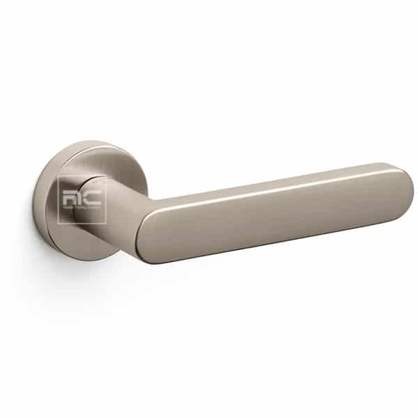 Olivari Italian Door Handle in Chrome Link