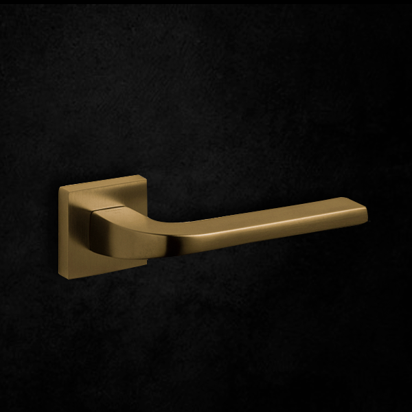 Olivari Italian Door Handle in Brass Lesmo